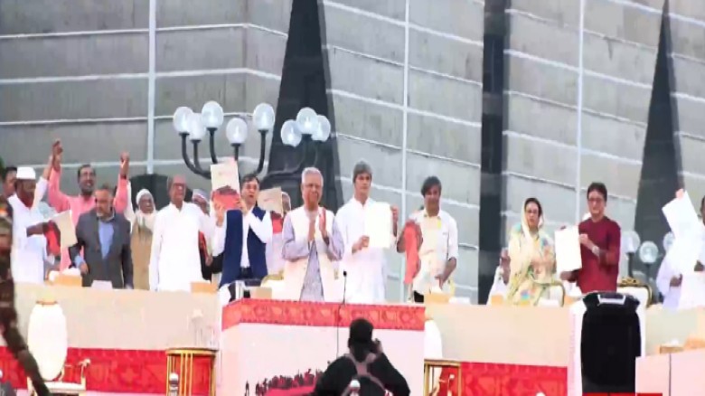 জুলাই জাতীয় সনদে স্বাক্ষর প্রধান উপদেষ্টা ও রাজনীতিবিদদের