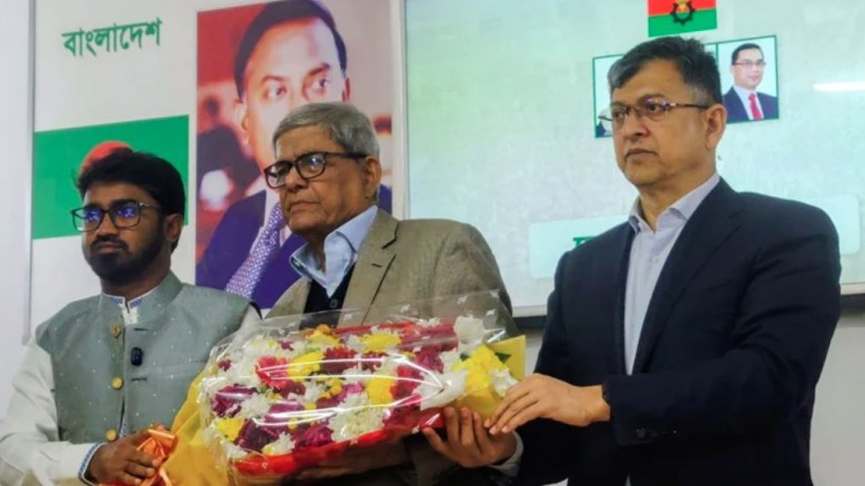 গণঅধিকার পরিষদ ছেড়ে বিএনপিতে যোগ দিলেন রাশেদ খাঁন...