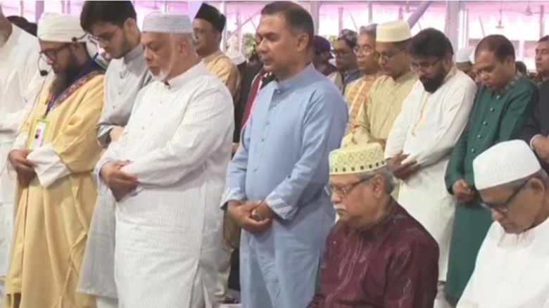 রাষ্ট্রপতি ও প্রধানমন্ত্রীর অংশগ্রহণে ঈদ