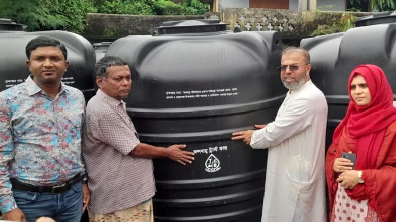 উপকূলের প্রতিটি ঘরে পর্যায়ক্রমে পানির ট্যাংক পৌঁছে দেওয়া হবে: পরিবেশ প্রতিমন্ত্রী